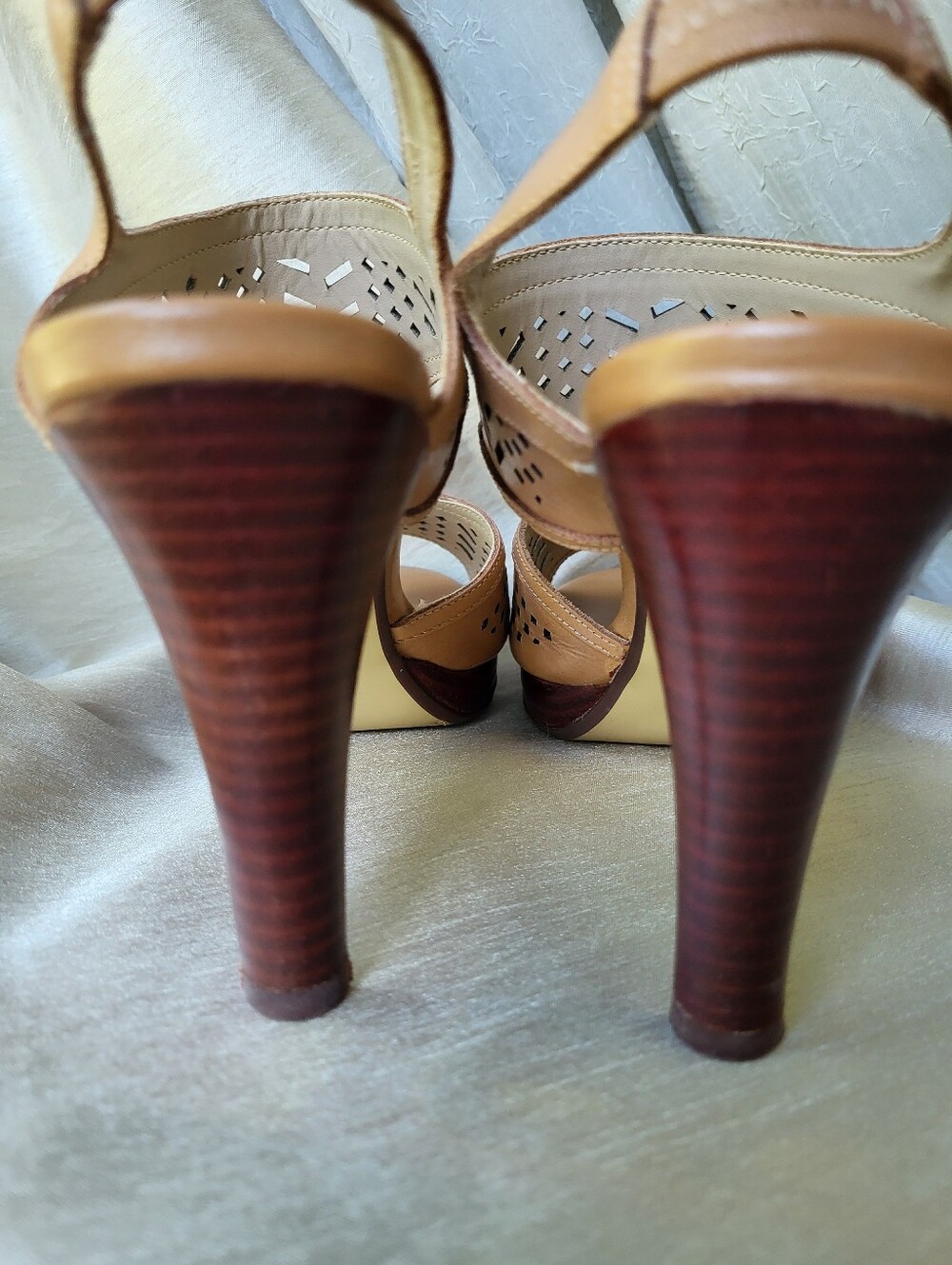 Adrienne Vittadini Tan Leather Cutout Open Toe Slingback Heels 8.5M - Picture 11 of 16